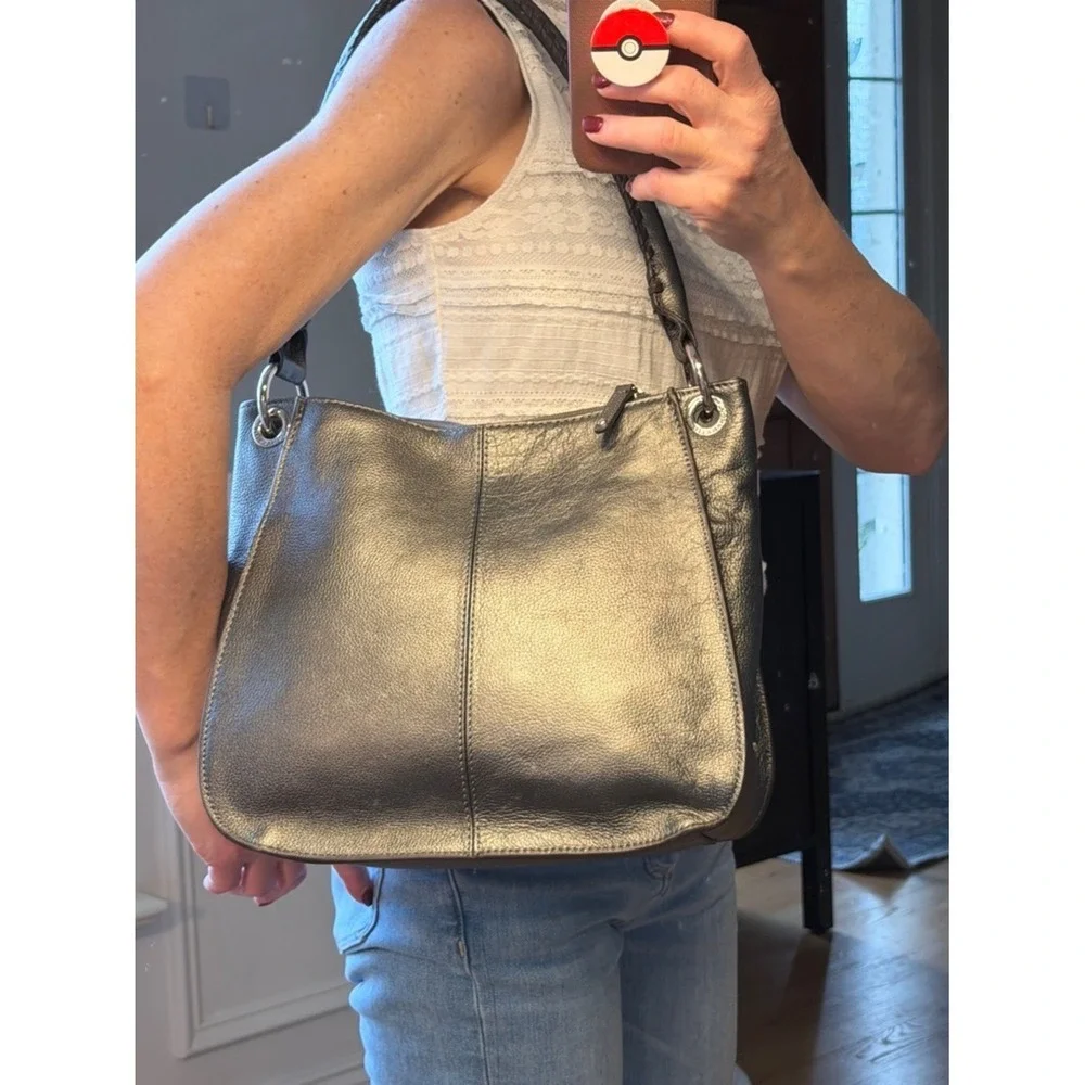 Tignanello Y2K Style Metallic Leather Shoulder Bag Silver 2010s